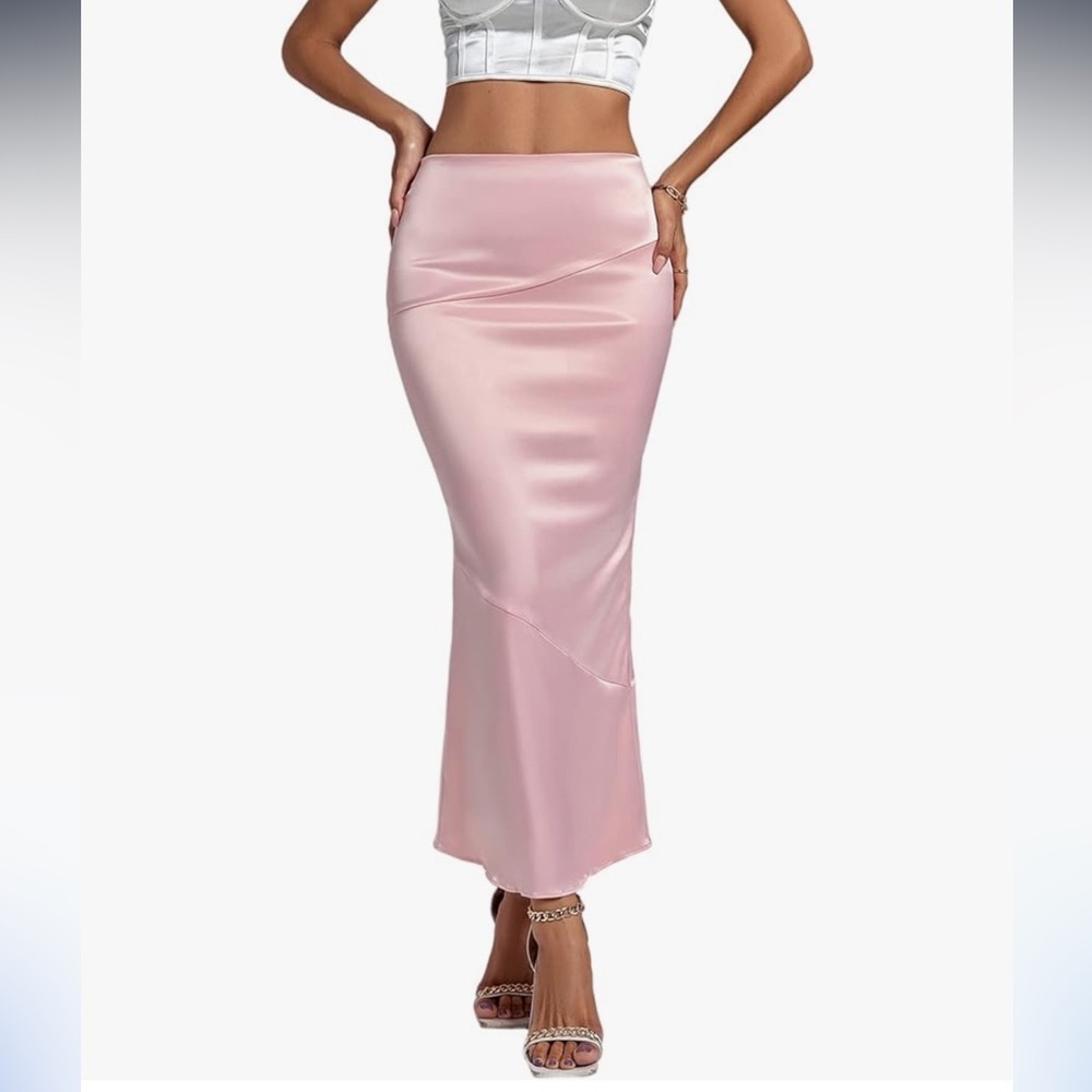 NWOT Women's Pink Satin Silk Skirt